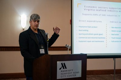 Fernando Gonçalves presents at Virginia Aquaculture Conference.